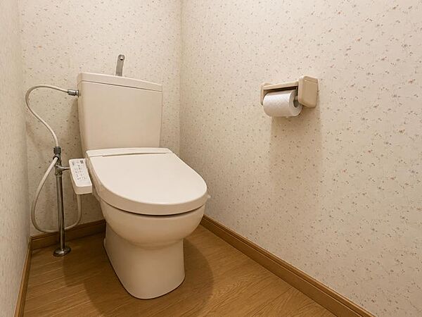 トイレは1・2階にあるので重なる朝も安心です！（※写真はCG加工により家具等を消去しています）