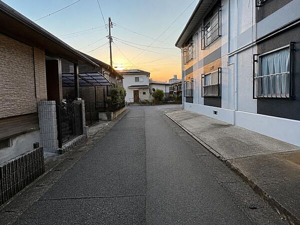 閑静な住宅街に佇む落ち着いた住環境！穏やかな毎日をお過ごしいただけます!