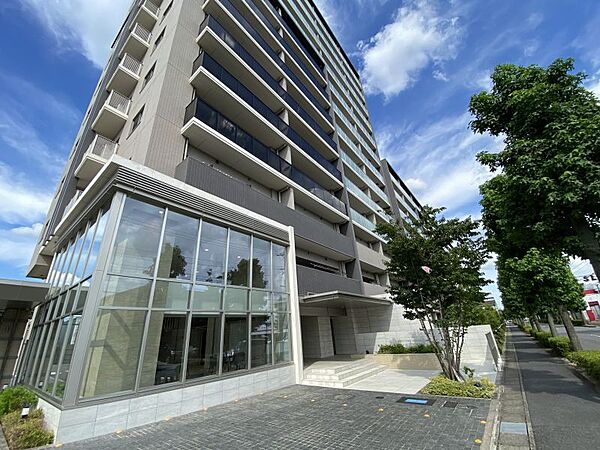 徒歩圏内にスーパーやドラッグストア等の商業施設が揃っており、毎日のお買い物にも便利な立地です！