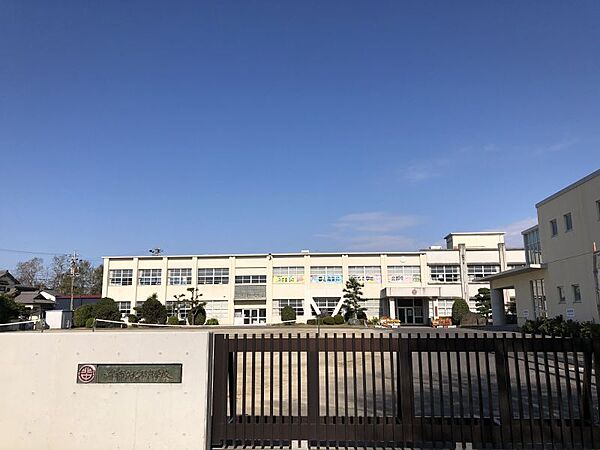 北部中学校まで1500m　徒歩約19分