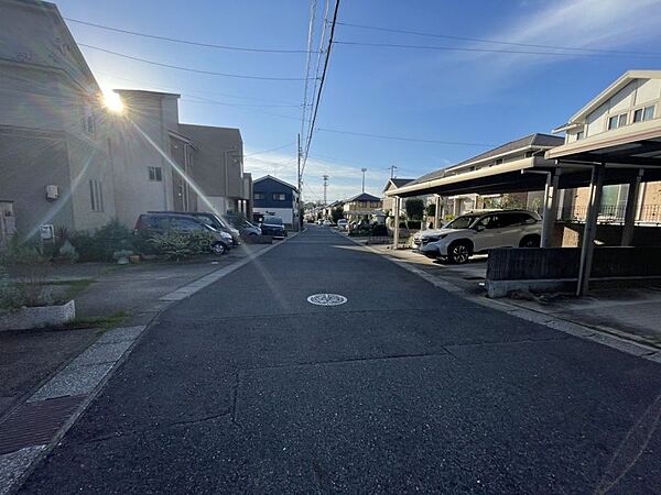 閑静な住宅街に佇む落ち着いた住環境！穏やかな毎日をお過ごしいただけます!