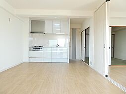 明石土山駅前スカイハイツD棟 4 4LDKのリビング/ダイニング