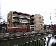 藤森駅より徒歩3分 築22年9ヶ月 4階建の賃貸物件
