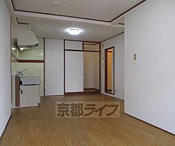 JR奈良線 長池駅 徒歩5分の賃貸マンション 1階1LDKのリビング/ダイニング