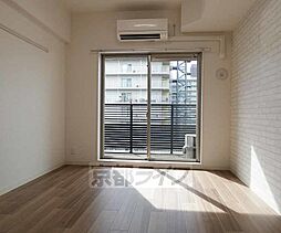 京都市営烏丸線 十条駅 徒歩5分の賃貸マンション 1階1Kのリビング/ダイニング