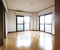 シャントゥール城北