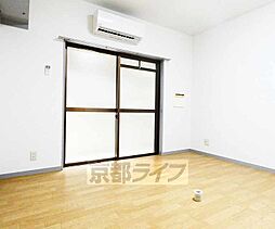 メゾン・ド・ラディ 1階1Kのリビング/ダイニング