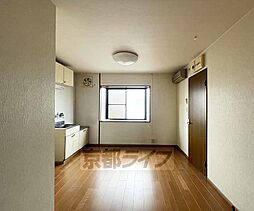 近鉄京都線 十条駅 徒歩5分の賃貸アパート 3階1LDKのリビング/ダイニング