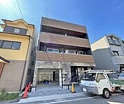 桂川駅より徒歩10分 3階 築1年11ヶ月の賃貸物件