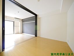 東京メトロ丸ノ内線 新宿三丁目駅 徒歩4分の賃貸マンション 2階1DKのリビング/ダイニング