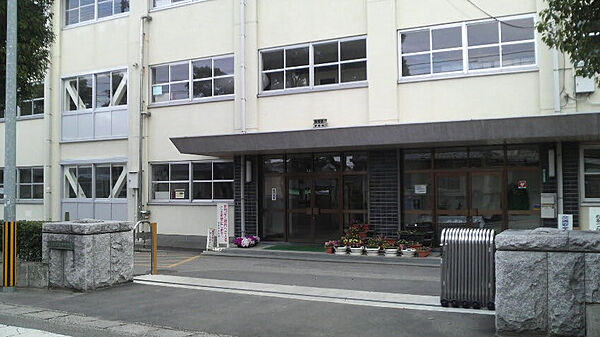 画像13:【中学校】徳島市立城西中学校まで1445ｍ