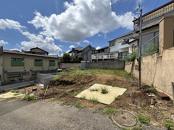 現況更地(一部ブロック施工済み)