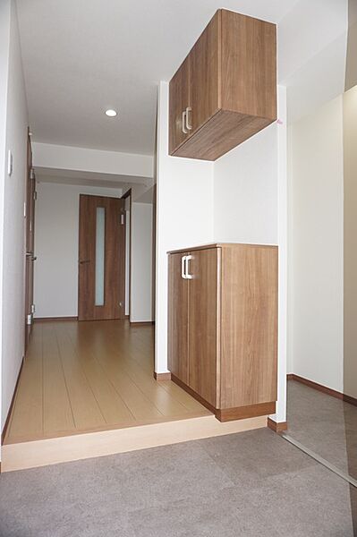 玄関収納付きでいつでもすっきり