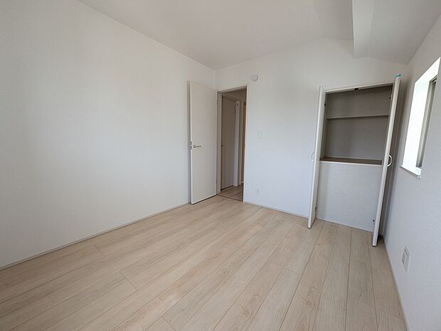 北西側・5.25帖洋室