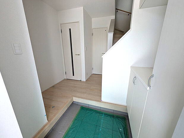 玄関収納も充実しています