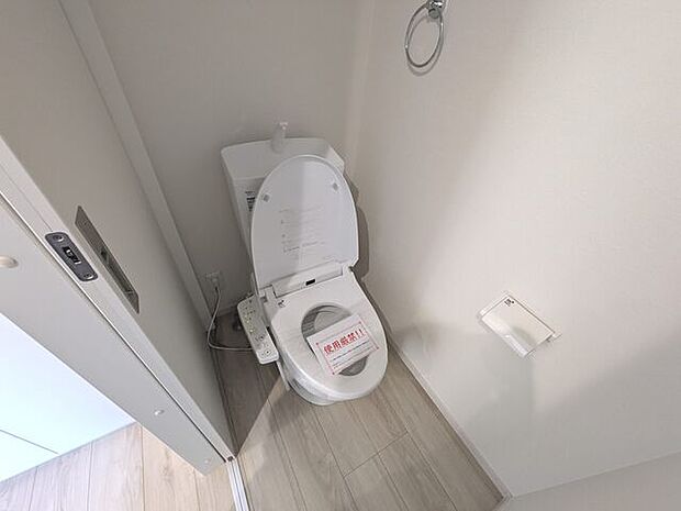トイレは快適な温水洗浄機能付き