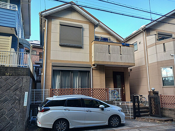 南東道路に面した日当たり良好な住まいです♪　