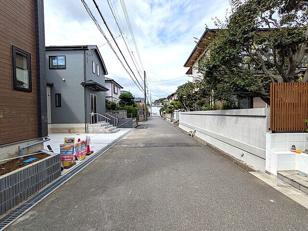 小学校徒歩6分 子育て世帯も安心の住環境