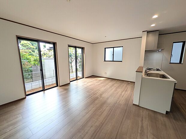 建物完成済み ぜひ現地できれいな住まいをご覧ください