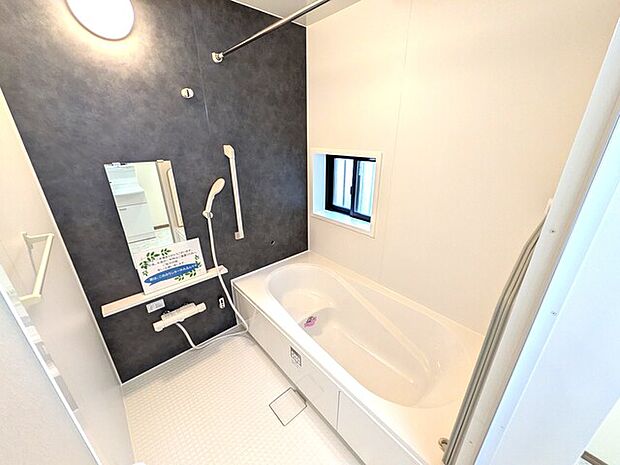 半身浴ベンチ付きの浴槽でゆったり