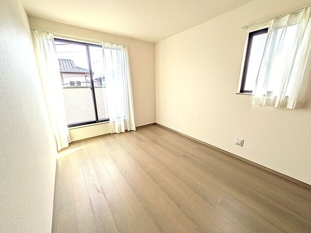 明るい陽射しが差し込みます