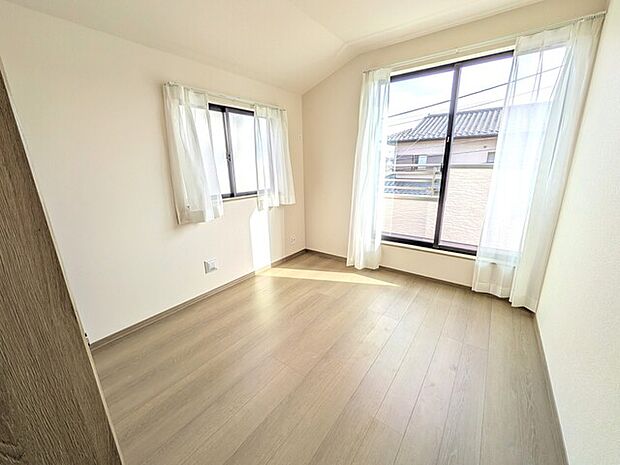 ベランダに続く洋室5.5帖