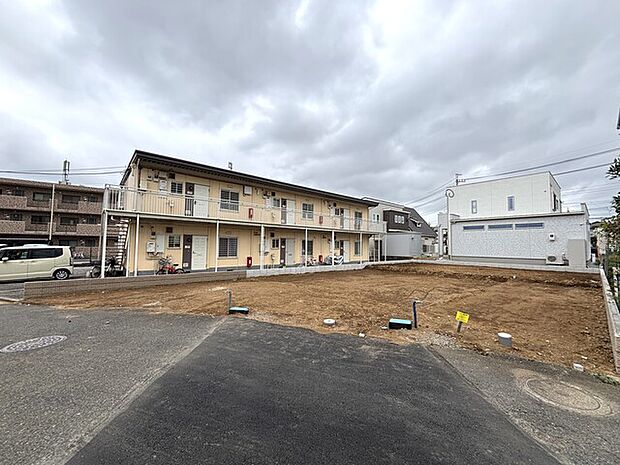 北東側約4.9m公道に接道