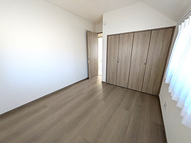 全居室収納設備付き