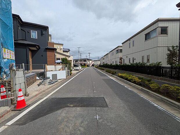 周辺は公園が複数あり、ファミリー世帯にも優しい住環境です