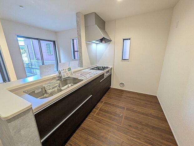 会話をしながら作業ができるカウンターキッチン