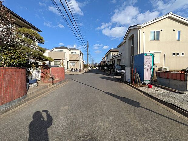 周辺は閑静な住宅街です
