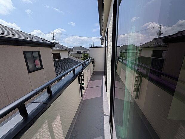 陽当たりの良い南バルコニー