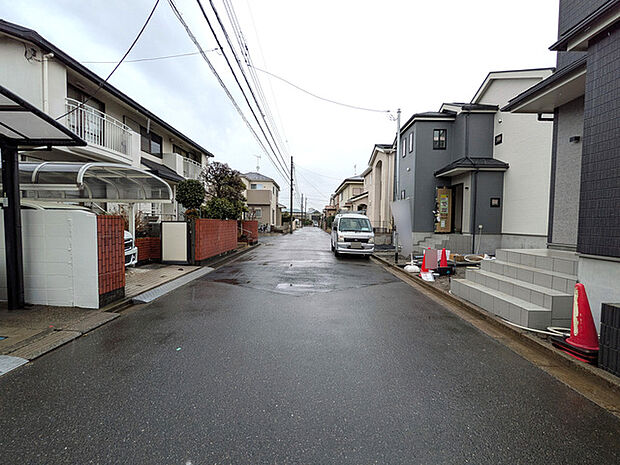 周辺は閑静な住宅街です
