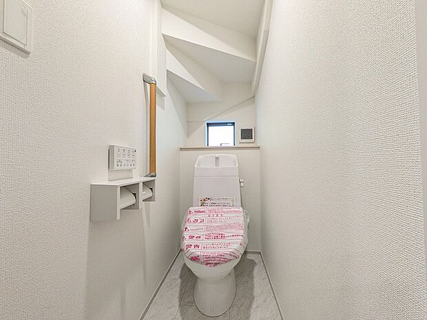 トイレは快適な温水洗浄機能付き