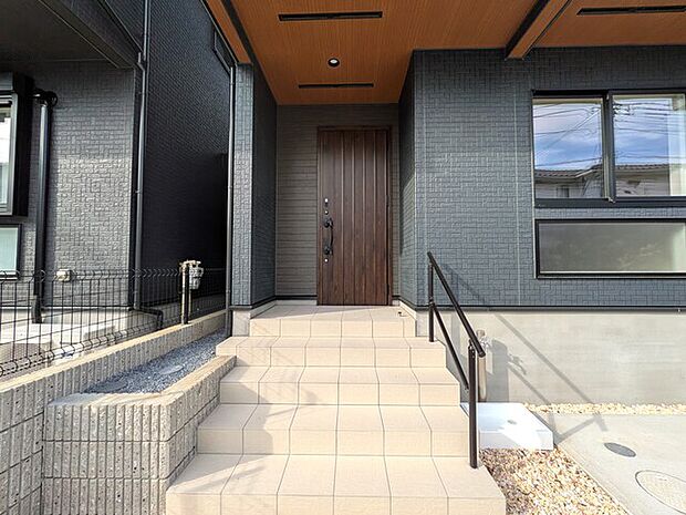 玄関までのアプローチ