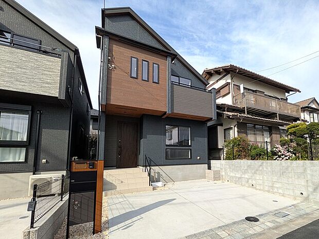 駐車スペース2台分(車種による)