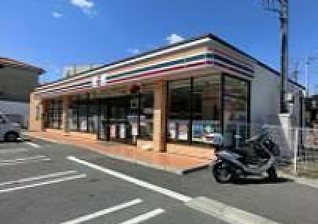 セブンイレブン佐倉志津公民館通り店490m徒歩7分