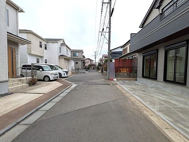 スーパーが徒歩2分の距離にある便利な立地です