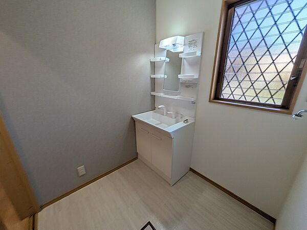 ゆとりある広さの洗面室