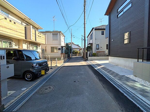 駅前のショッピングセンターをはじめ、買い物施設充実です