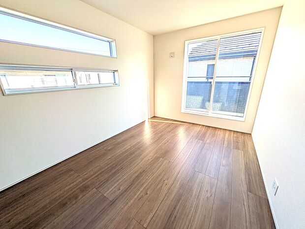 洋室6帖、2面採光で採光◎