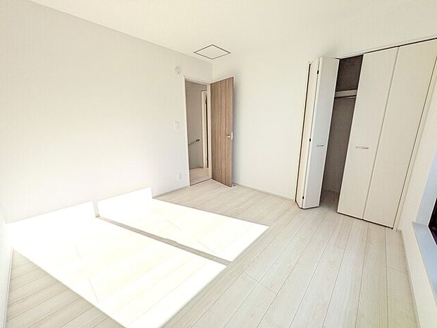 使い勝手の良い約6.12帖の洋室