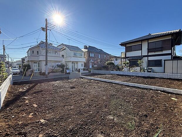 敷地面積約104.4？　駐車スペースも2台分ございます(車種による)