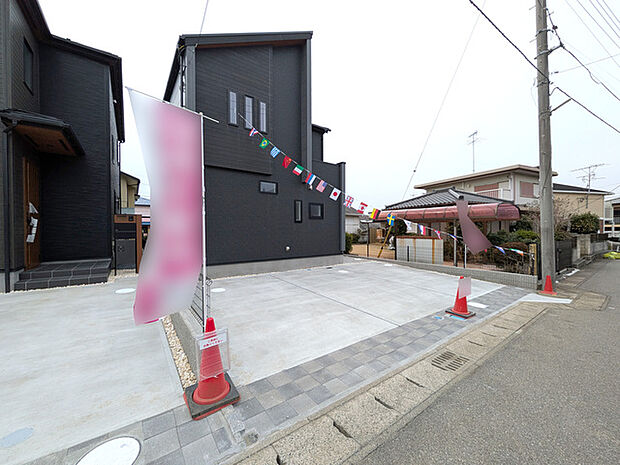 駐車スペースは3台分！(車種による)