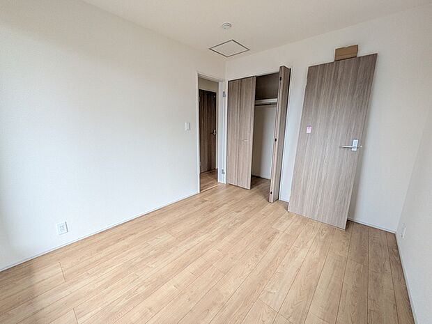 丈の長い衣類もラクラク収納