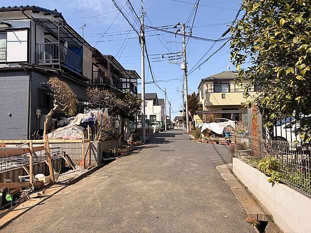 前面道路は交通量も少なく小さなお子様にも安心です
