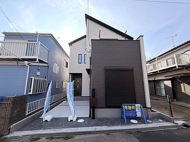 全室採光窓を複数設けた、太陽の恵みを感じる温かな住まい