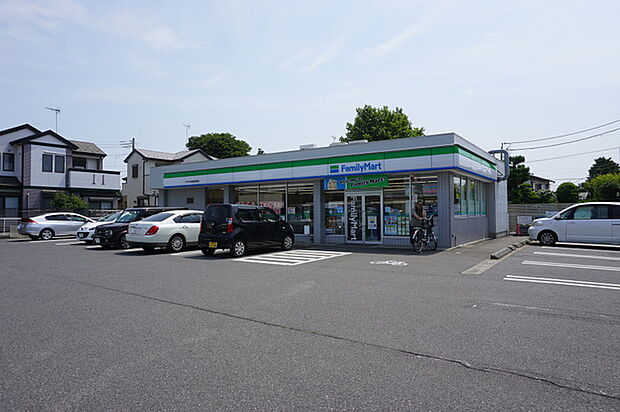ファミリーマート 八千代大和田新田東店300m徒歩4分
