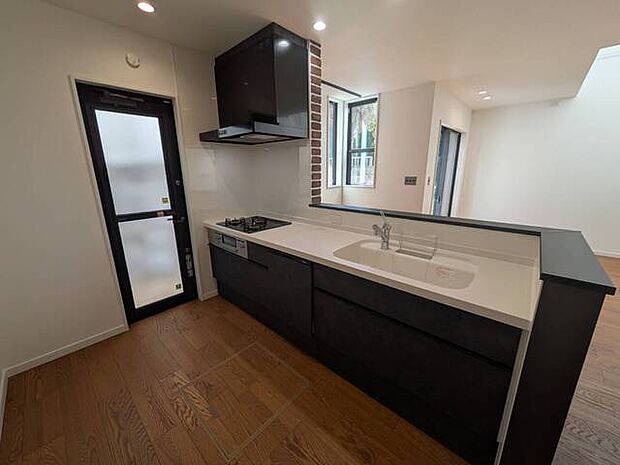 お料理中も会話が弾む対面キッチン