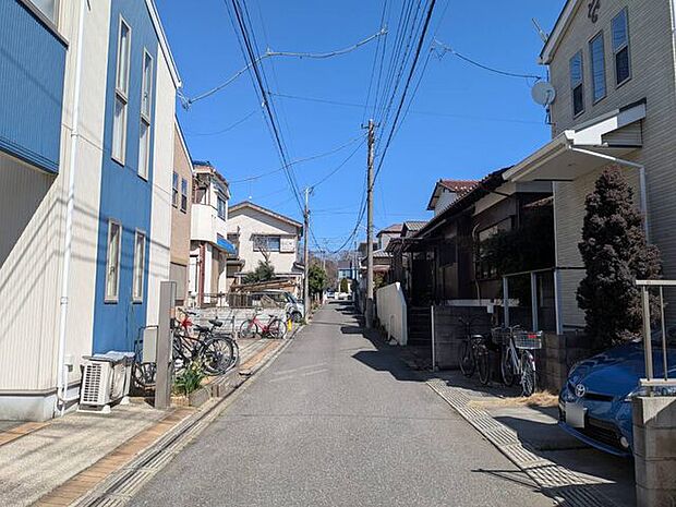 近隣に市民の森や公園がある閑静な住宅街です